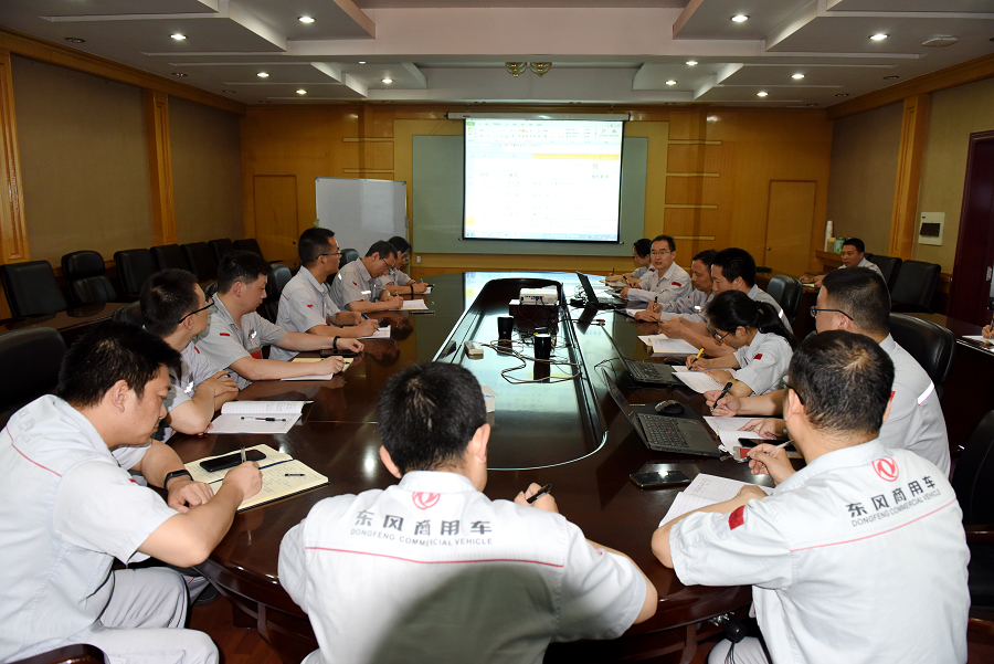 C:\Users\liangxq\Desktop\“三個(gè)報(bào)告”剛露面，鍛造廠員工為何討論的既熱烈又激烈？\鍛造廠分組討論1.jpg